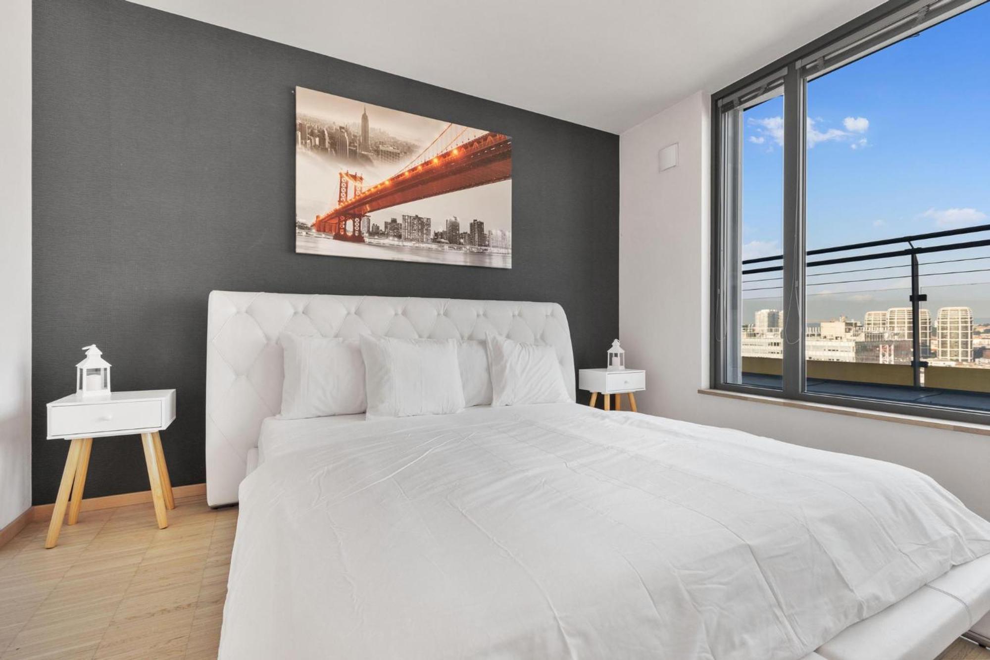 Sky Apartman In Bratislava - With 2 Parking Places Buitenkant foto